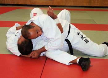 HeadLock Escape 1