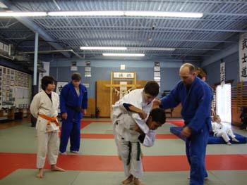 Shoulder-Throw
